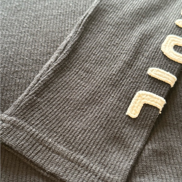 Abercrombie Kids Long Sleeve TShirt- Size 9/10 - Picture 7 of 13